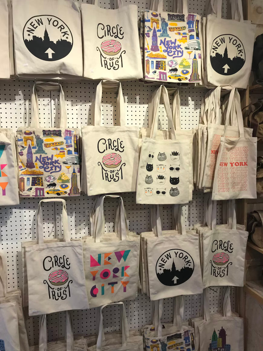 Canvas Tote vs. Plastic Bag: Why Reusable Bags Win in 2025